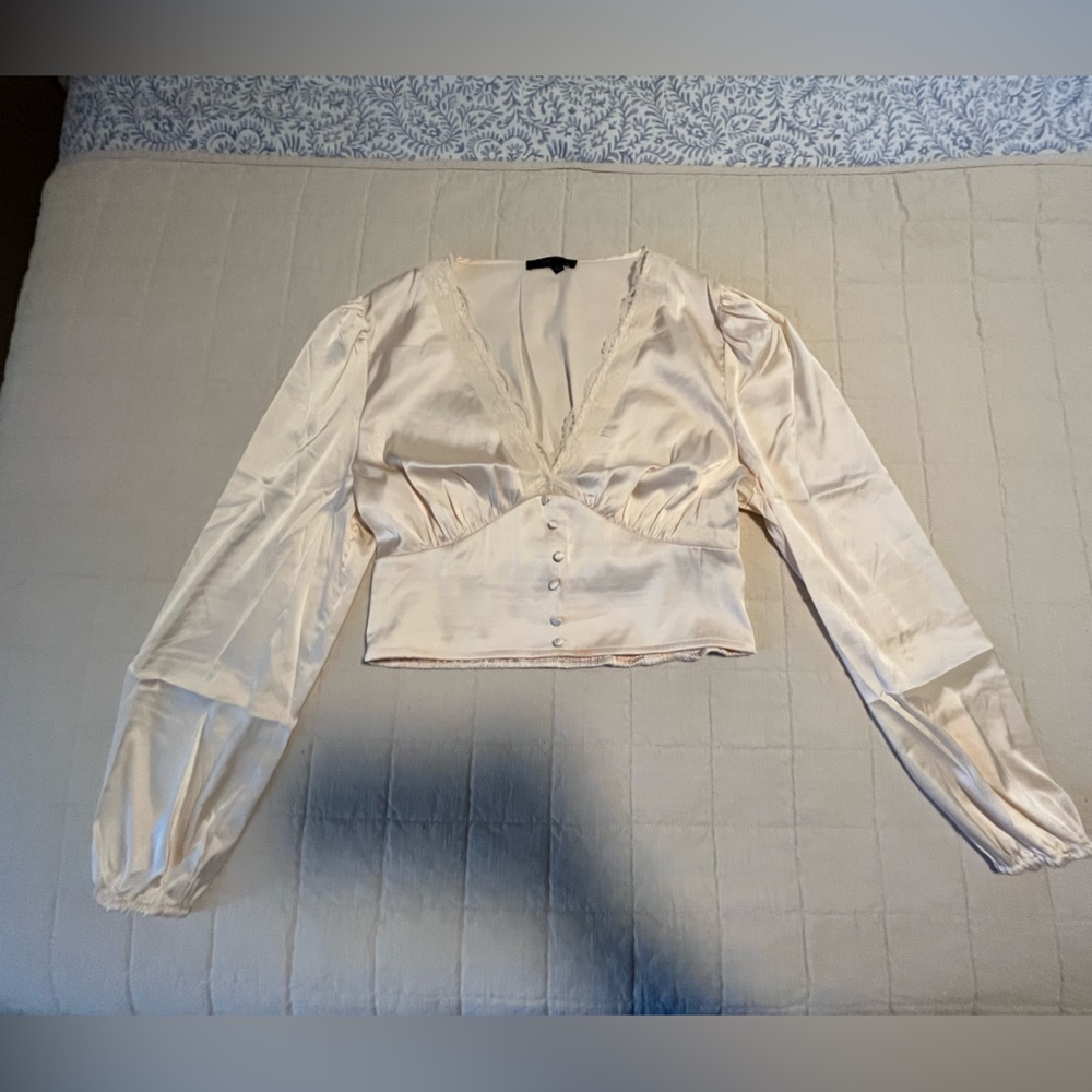 Never worn love tree top